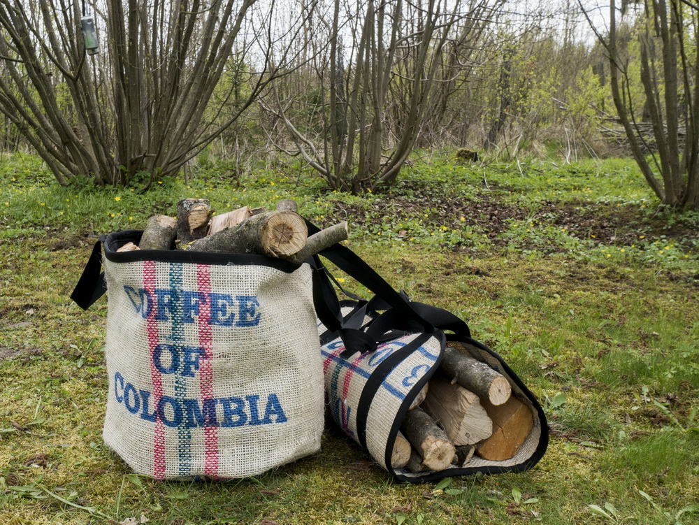 Fireplace basket and kindling holder made of burlap coffee bag - Image 4